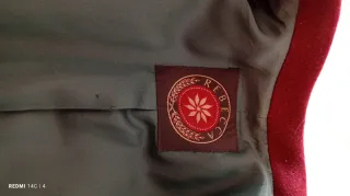 Giacca vintage in panno di lana bordeaux.