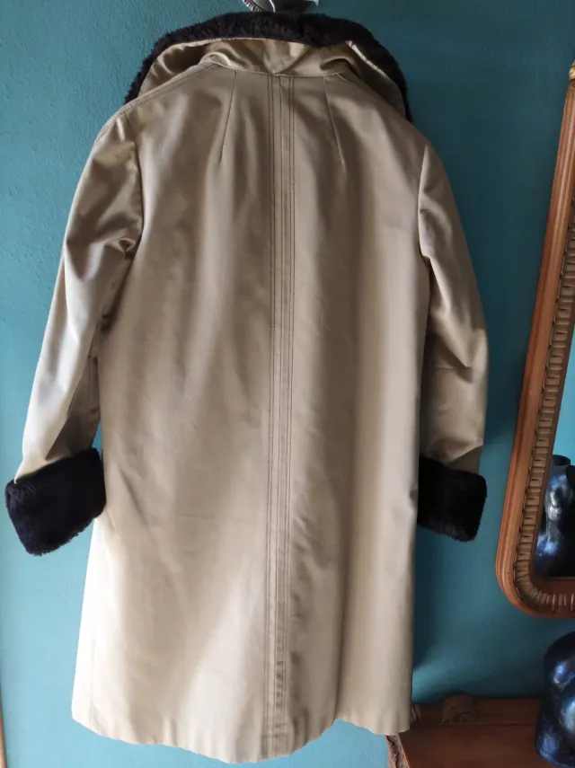 GABARDINA SENSACIONAL DE BORREGUITO ITALIANA