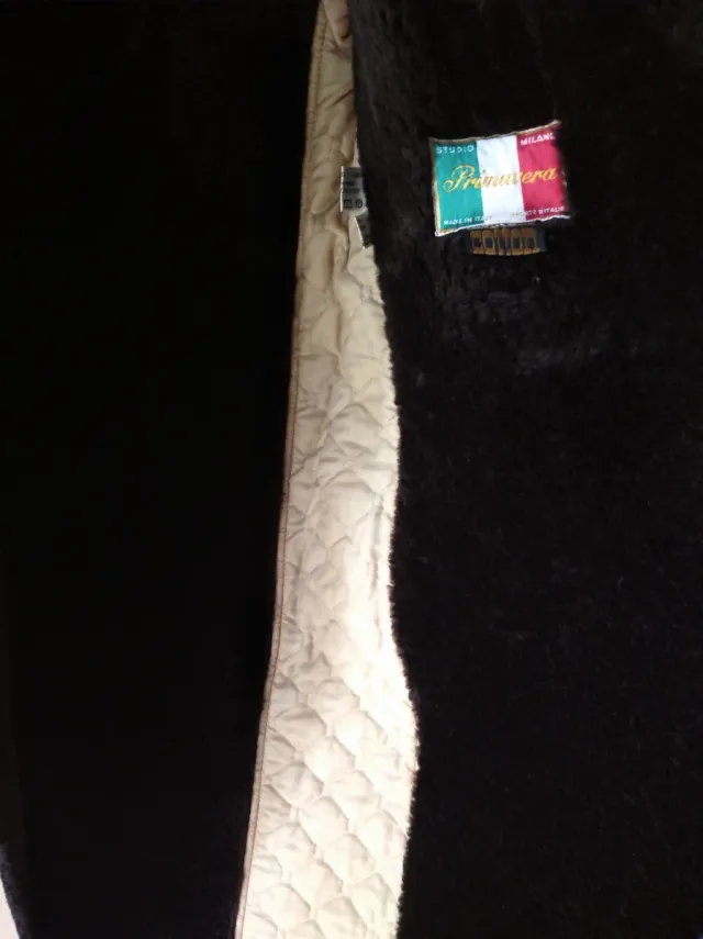 GABARDINA SENSACIONAL DE BORREGUITO ITALIANA