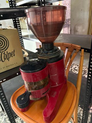 Molinillo de café rojo