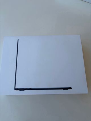 MacBook Air Apple