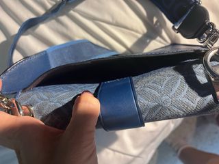 Bolso Michael Kors azul con correa logo