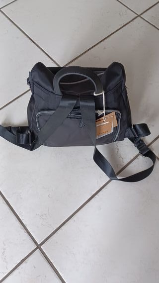 Zaino Carpisa nero nuovo con cartellino