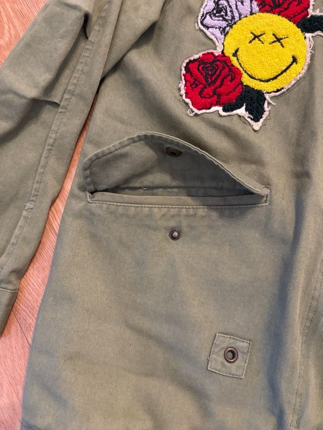 Cazadora Zara verde con parches M