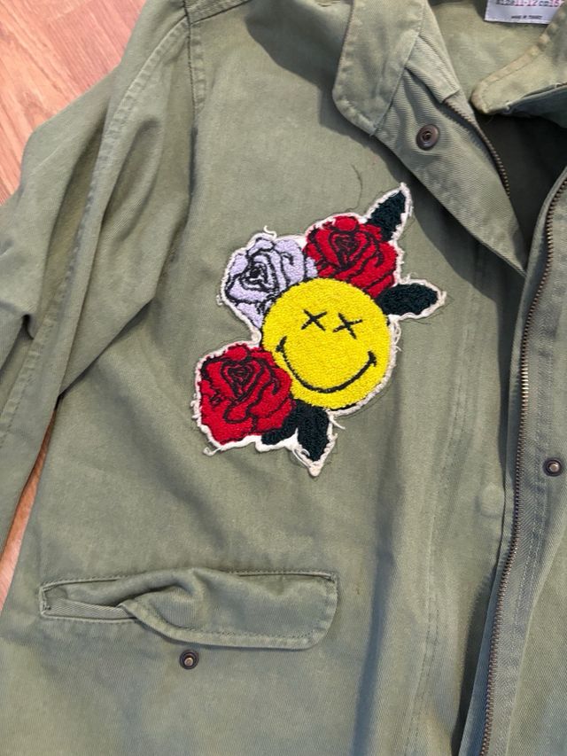 Cazadora Zara verde con parches M