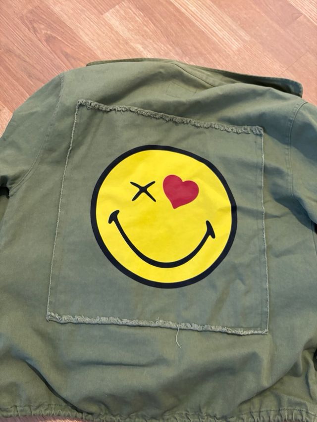 Cazadora Zara verde con parches M