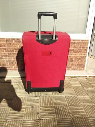 Maleta de viaje grande roja