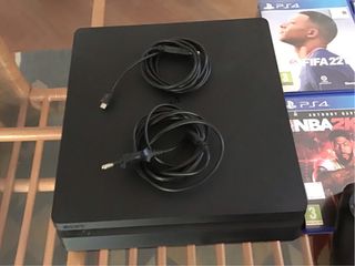 PS4 + 5 Juegos + Mando