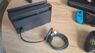 Nintendo Switch V2 + 2 mandos + funda + Zelda totk