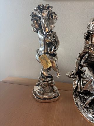 Juego Candelabros y Figura, bañado en plata. Nuevo