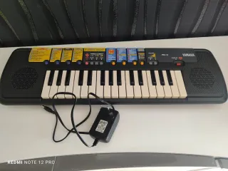 Teclado Yamaha PSS-14 para niños