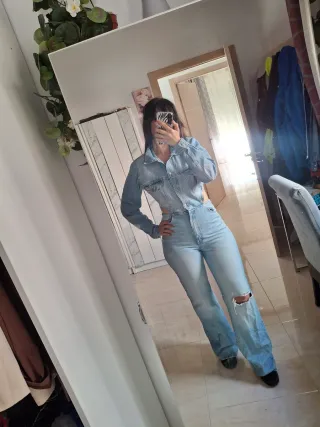 Mono vaquero Zara con aberturas cut out