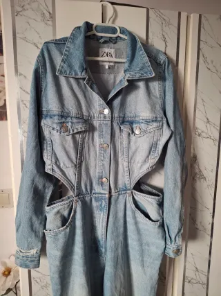 Mono vaquero Zara con aberturas cut out
