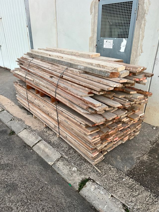 Listones de madera para construcción