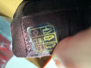 Botines charol hebillas burdeos