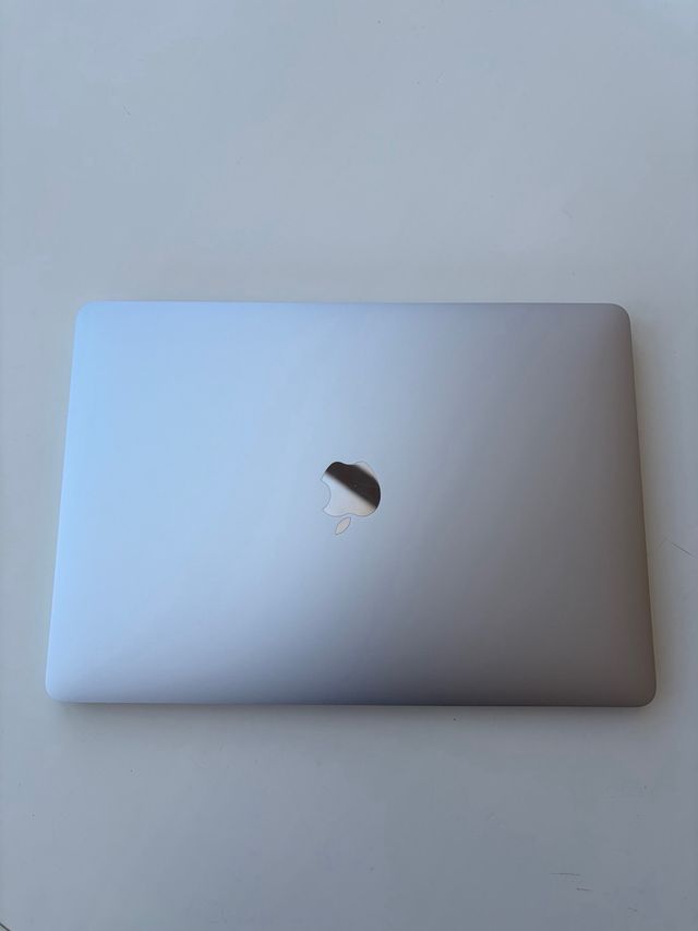 MacBook Pro Apple Plata