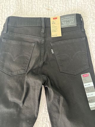 Vaqueros Levi's 712 Slim Negros Talla 26x30