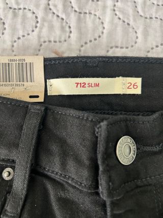 Vaqueros Levi's 712 Slim Negros Talla 26x30
