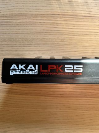 Teclado USB Akai LPK25