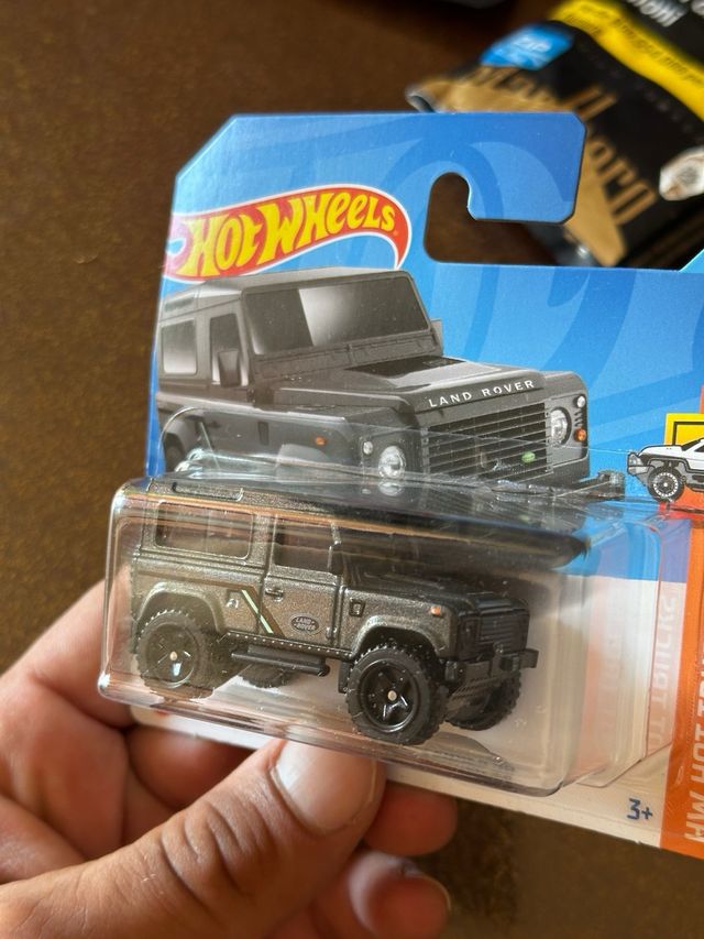 Hot Wheels Land Rover Defender 90