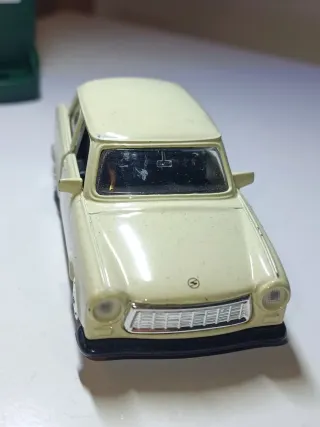 TRABANT 601-S 1/43 WELLY