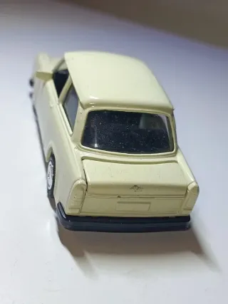 TRABANT 601-S 1/43 WELLY