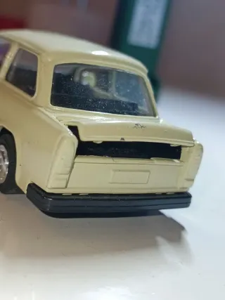 TRABANT 601-S 1/43 WELLY