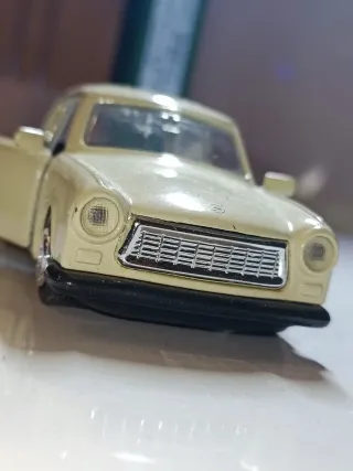 TRABANT 601-S 1/43 WELLY