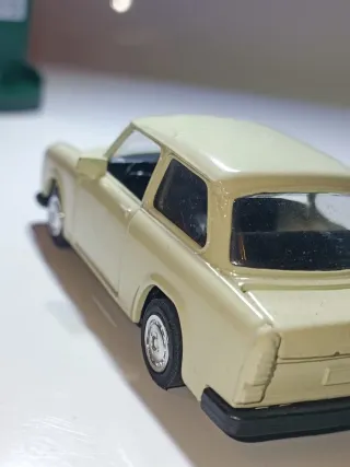 TRABANT 601-S 1/43 WELLY