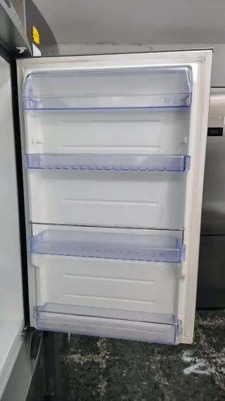 Nevera Teka plateada