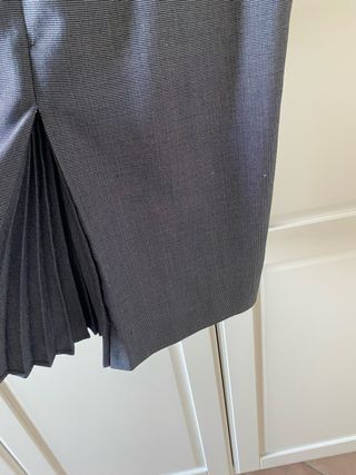 abito con giacca grigio con piccoli pois