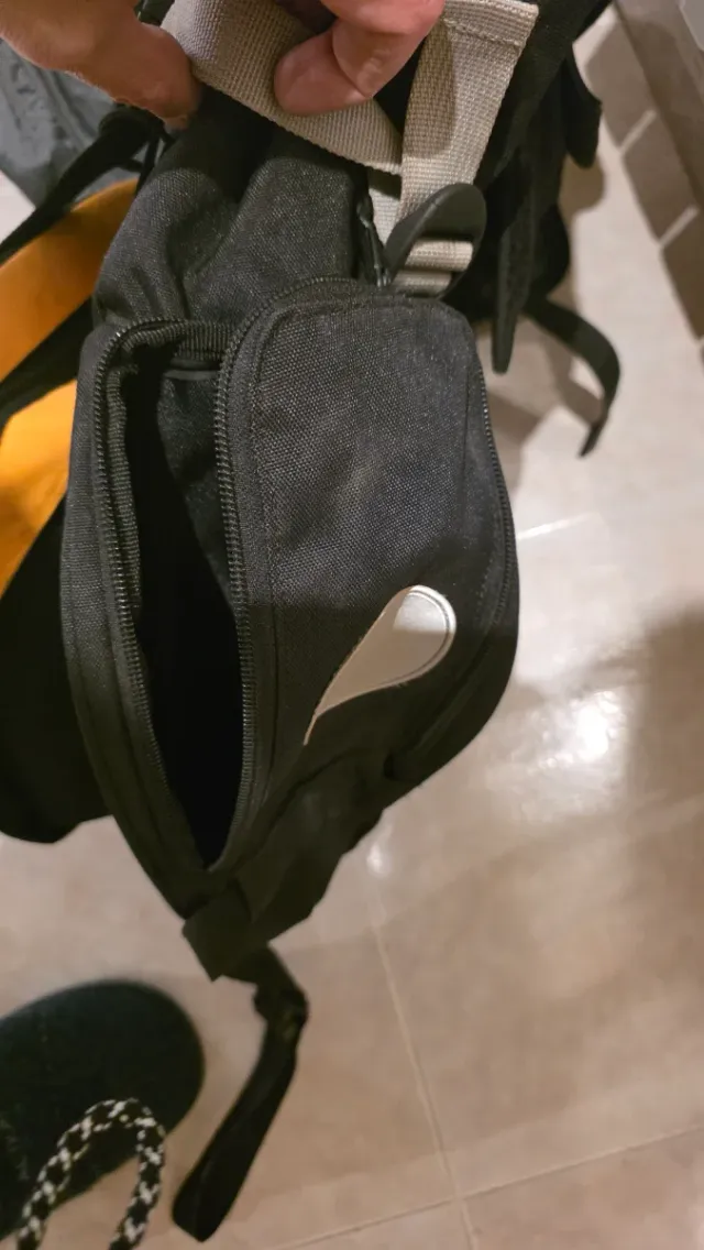 Alforjas para bicicleta negras y naranjas