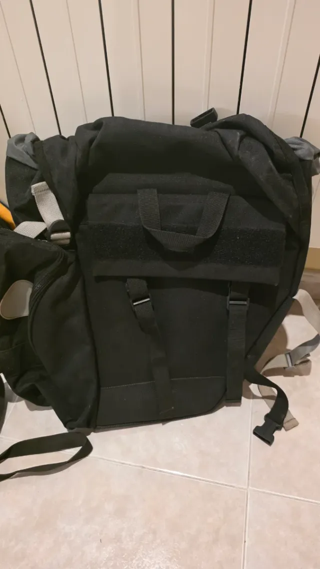 Alforjas para bicicleta negras y naranjas