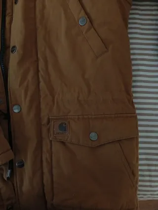 Abrigo Carhartt Marrón con Capucha
