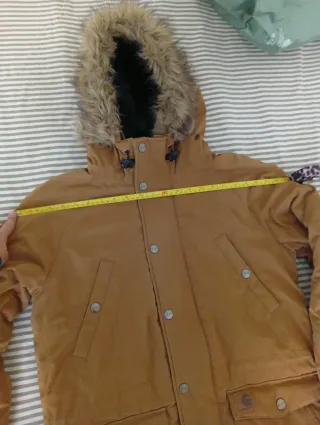 Abrigo Carhartt Marrón con Capucha