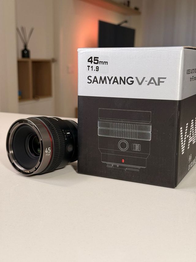 Samyang 45mm T1.9 V-AF