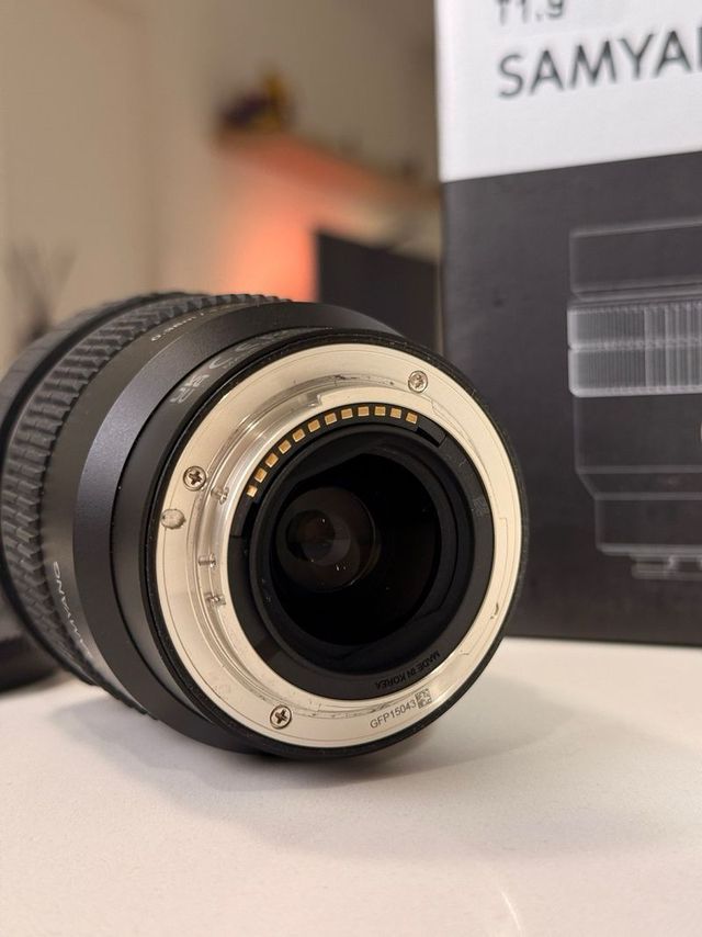 Samyang 45mm T1.9 V-AF