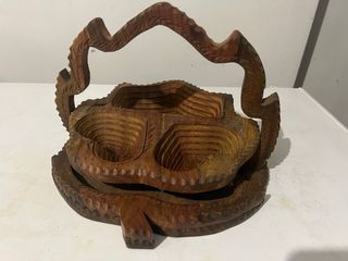 Cesto Portavivande in Legno Intagliato