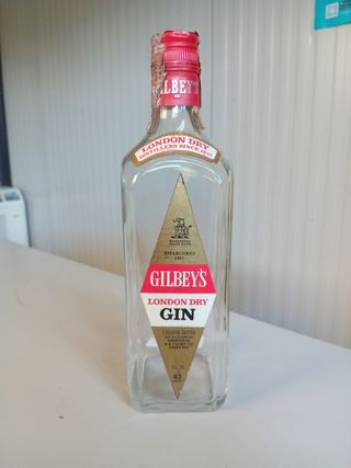 Bottiglia Gilbey's gin vuota