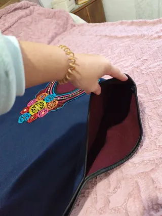 Poncho Mujer Azul con Bordado Multicolor