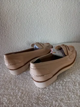 Mocasines Zara mujer charol beige T.38