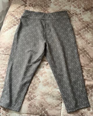 Leggings Crivit grises con estampado geométrico