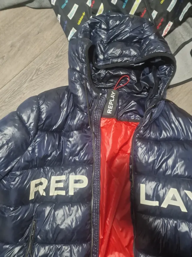 Chaqueta Replay Azul Brillante con Forro Rojo