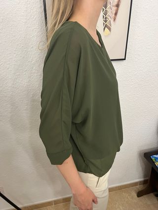 Blusa verde oliva talla L