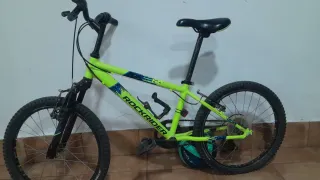 Bicicleta infantil BTWIN rosa y negra