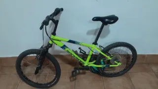 Bicicleta infantil BTWIN rosa y negra