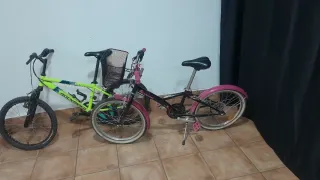 Bicicleta infantil BTWIN rosa y negra