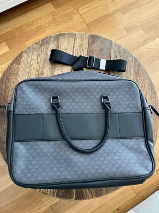 Maletín Misako portátil y documentos