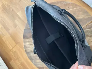 Maletín Misako portátil y documentos