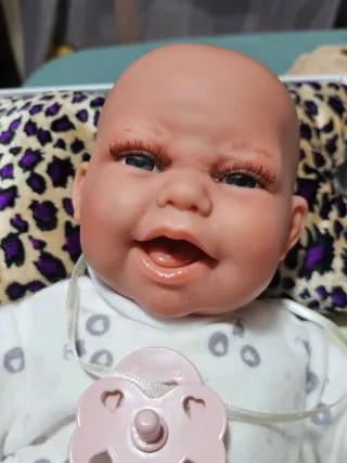 Muñeca nueva en caja